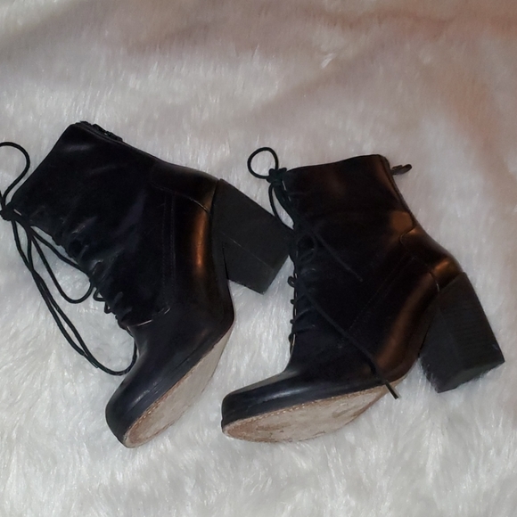 Modern Vintage Size 39.5 Black Leather ⚫Boots - Picture 2 of 9